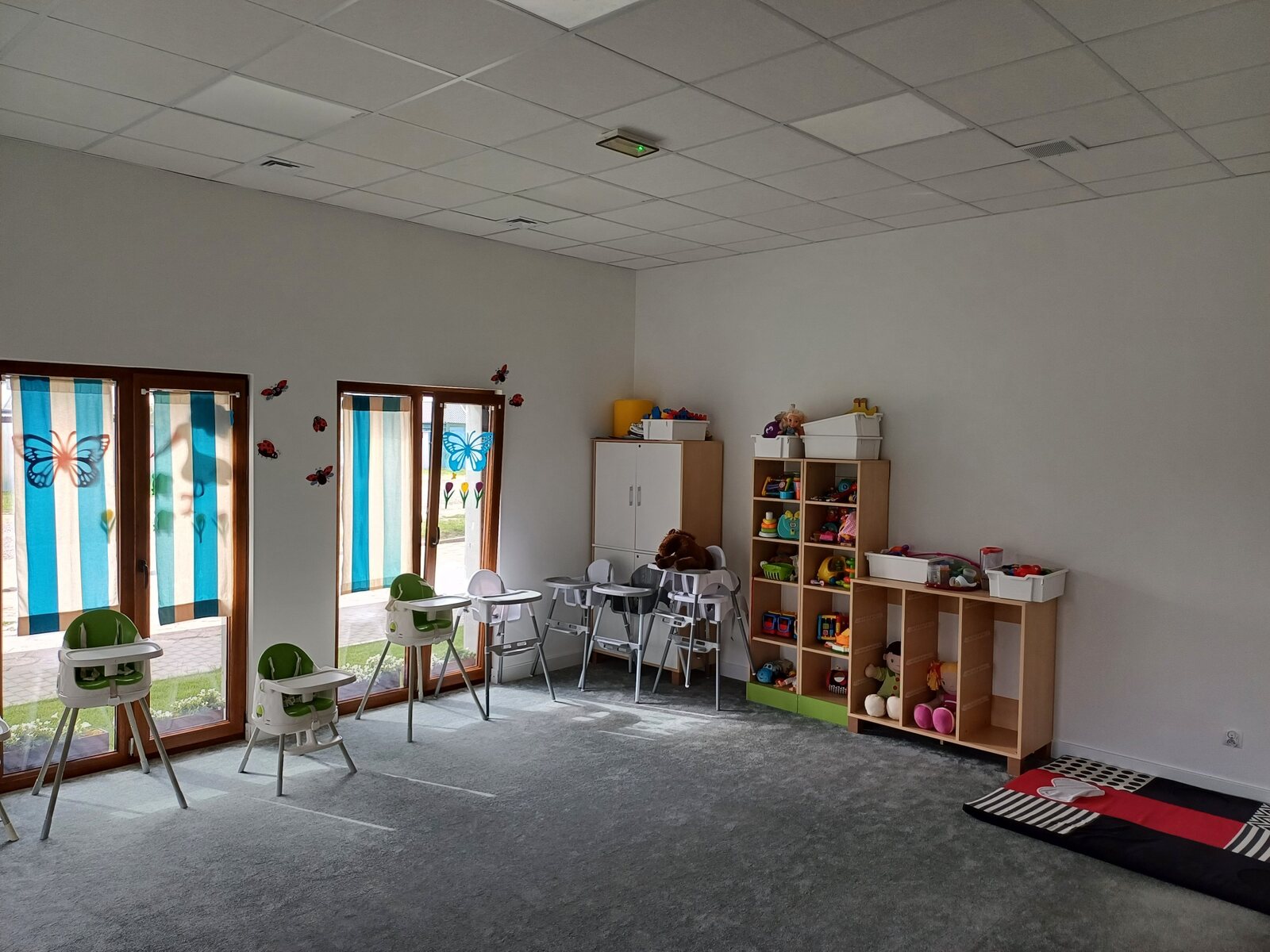 Jasna i wyposażona sala żłobka Bajkowa Kraina